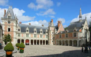 Chateau Royal de Blois 300x188 - Chateau-Royal-de-Blois
